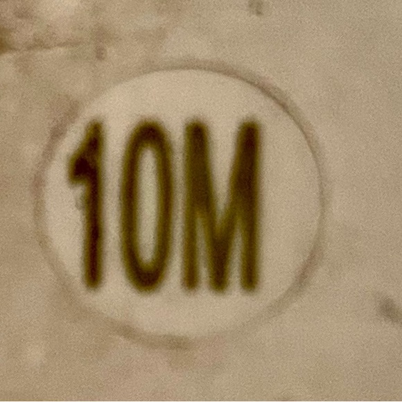 Wishbone sneakers. Worn once. 10 but fits like a 9.5 - Picture 7 of 8